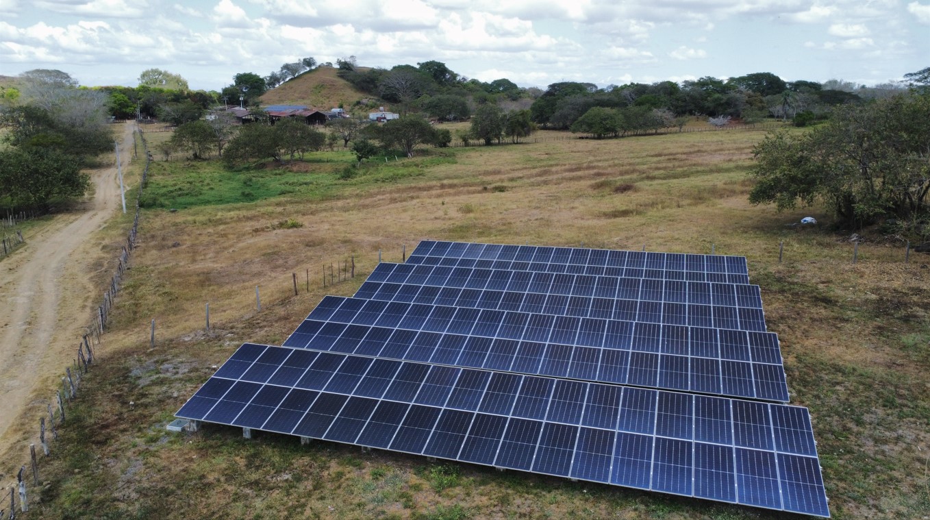“La Casa de las baterías” lidera el mercado de paneles solares en Panamá