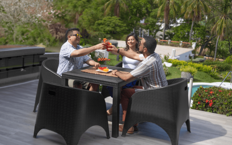 Fábrica de muebles plásticos con exportación a República Dominicana